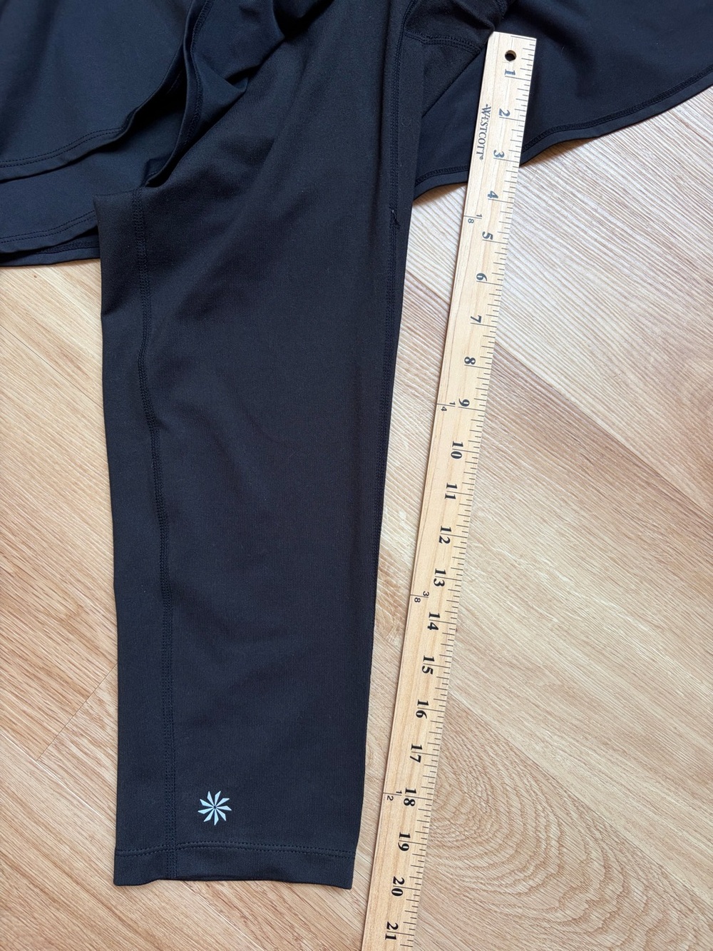 Athleta Cuteness Layered 2 in 1 Skirt Capri Leggings Black Large - Picture 5 of 8